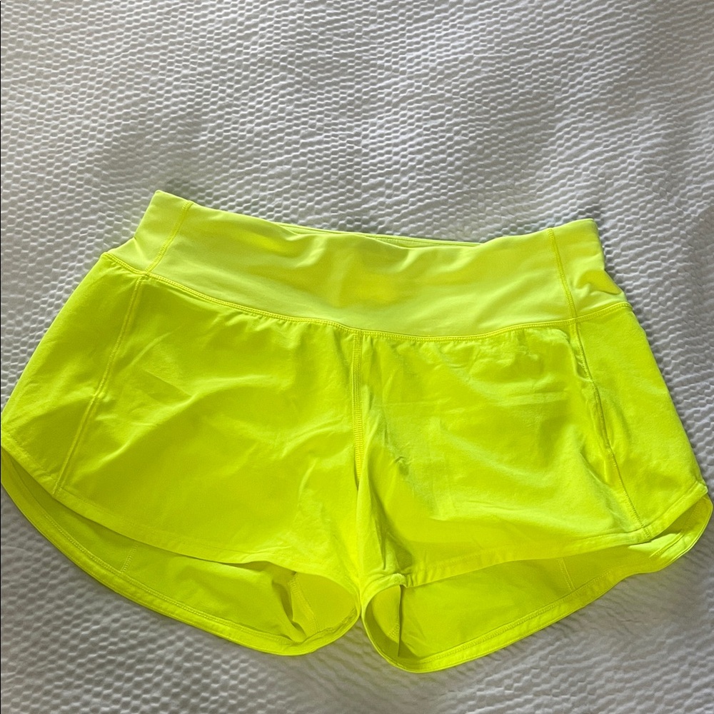 Lululemon Women's speed up shorts in Neon Yellow